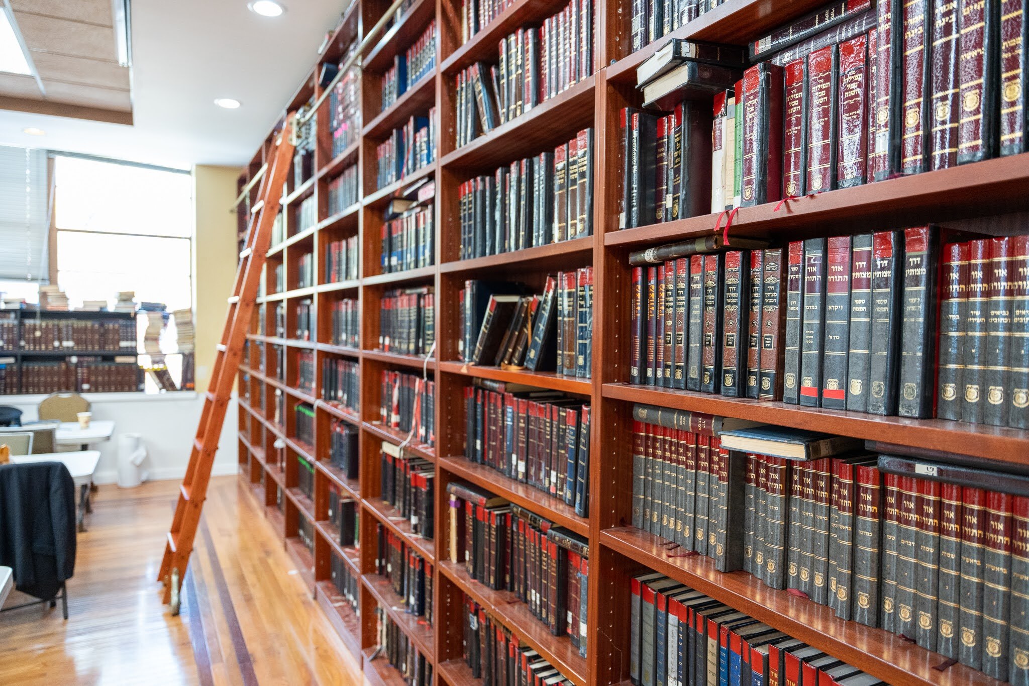 Library of Jewish texts